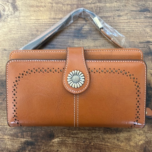 New Sendefn Wallet - beautiful! - Picture 1 of 7